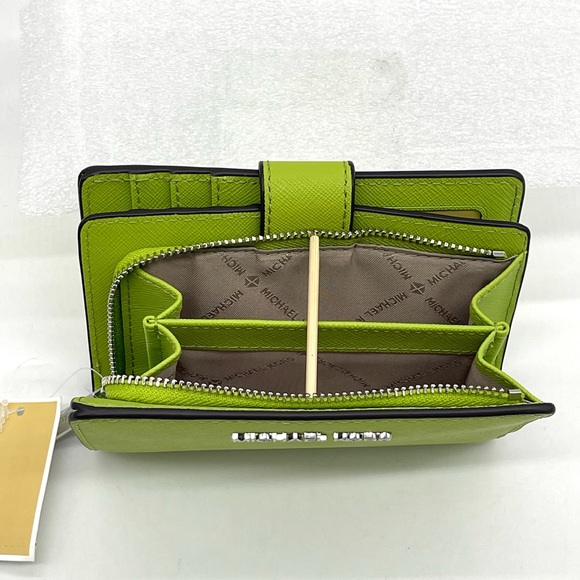 Michael Kors Medium Bifold Zip Corner Wallet - Picture 7 of 8